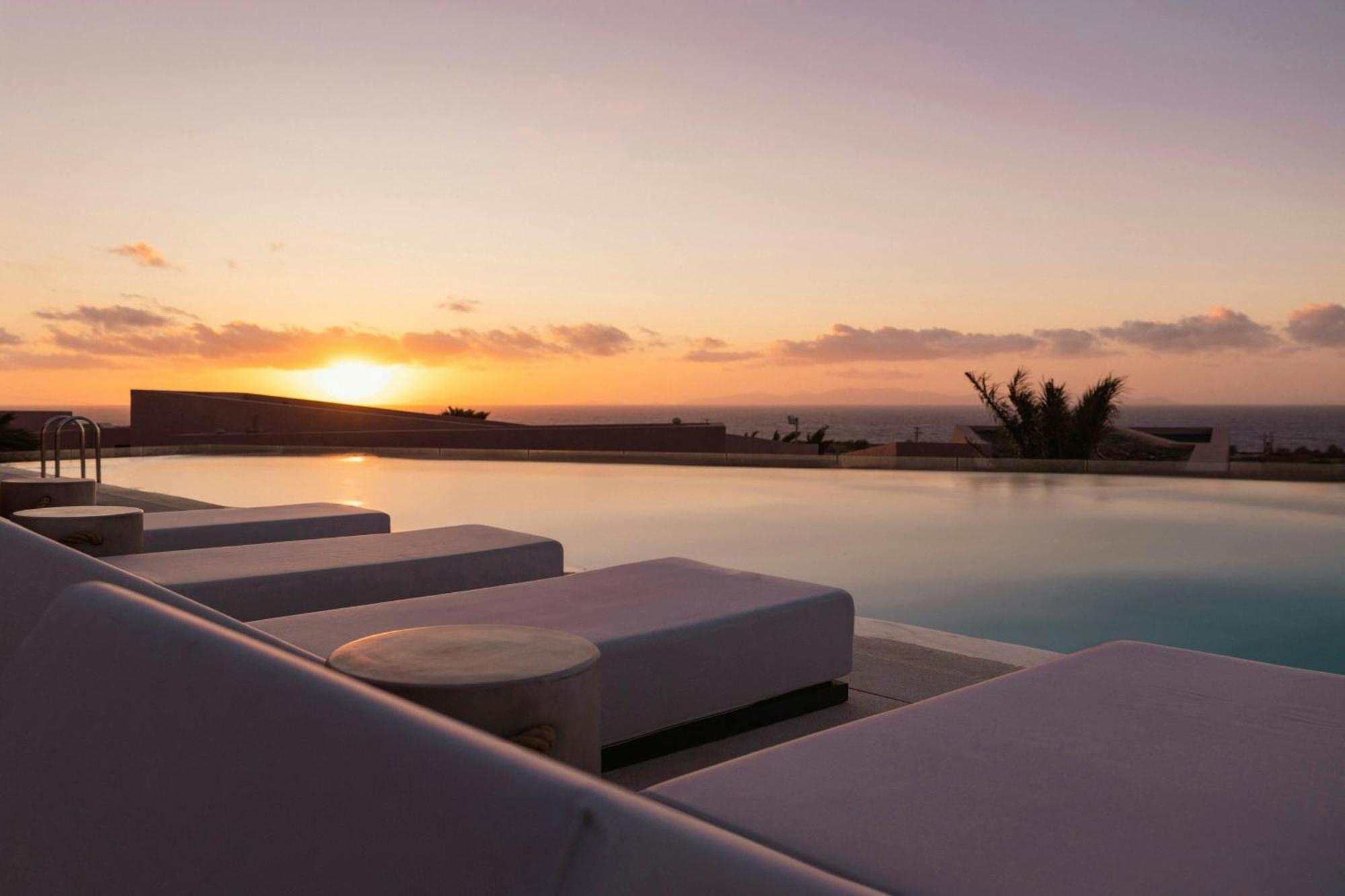 Domes Novos Santorini, Autograph Collection Hotel เอีย ภายนอก รูปภาพ
