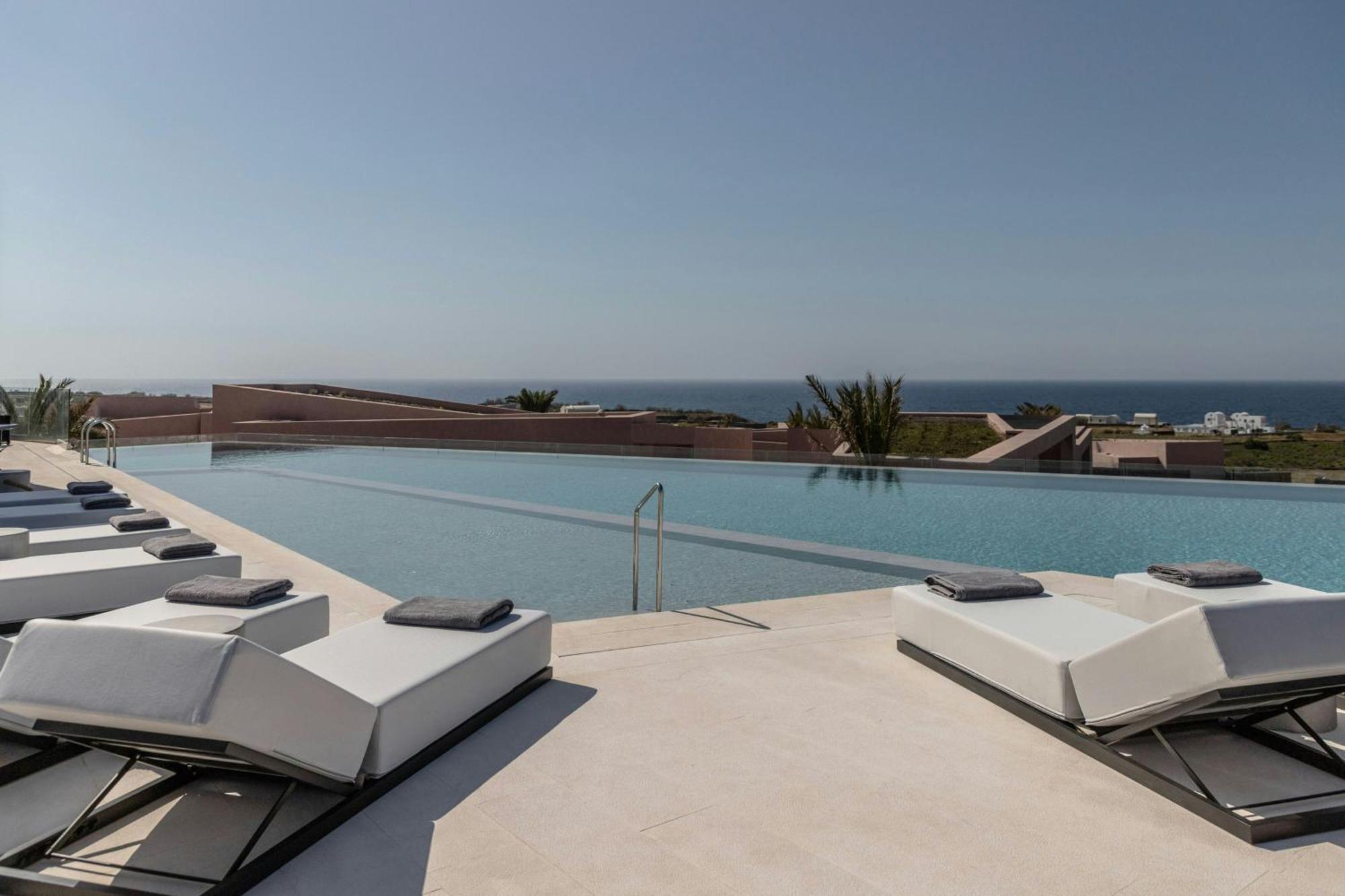 Domes Novos Santorini, Autograph Collection Hotel เอีย ภายนอก รูปภาพ