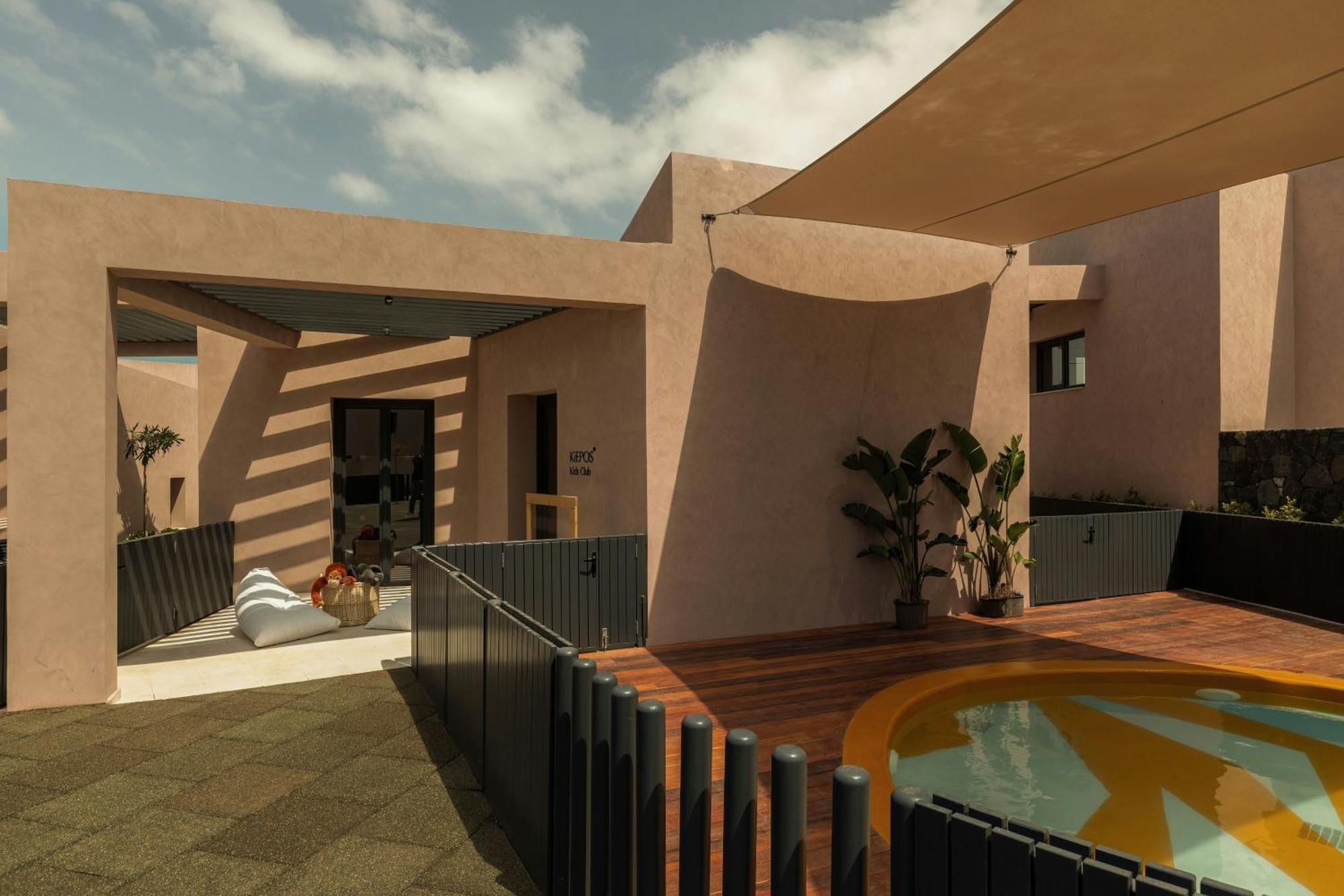 Domes Novos Santorini, Autograph Collection Hotel เอีย ภายนอก รูปภาพ