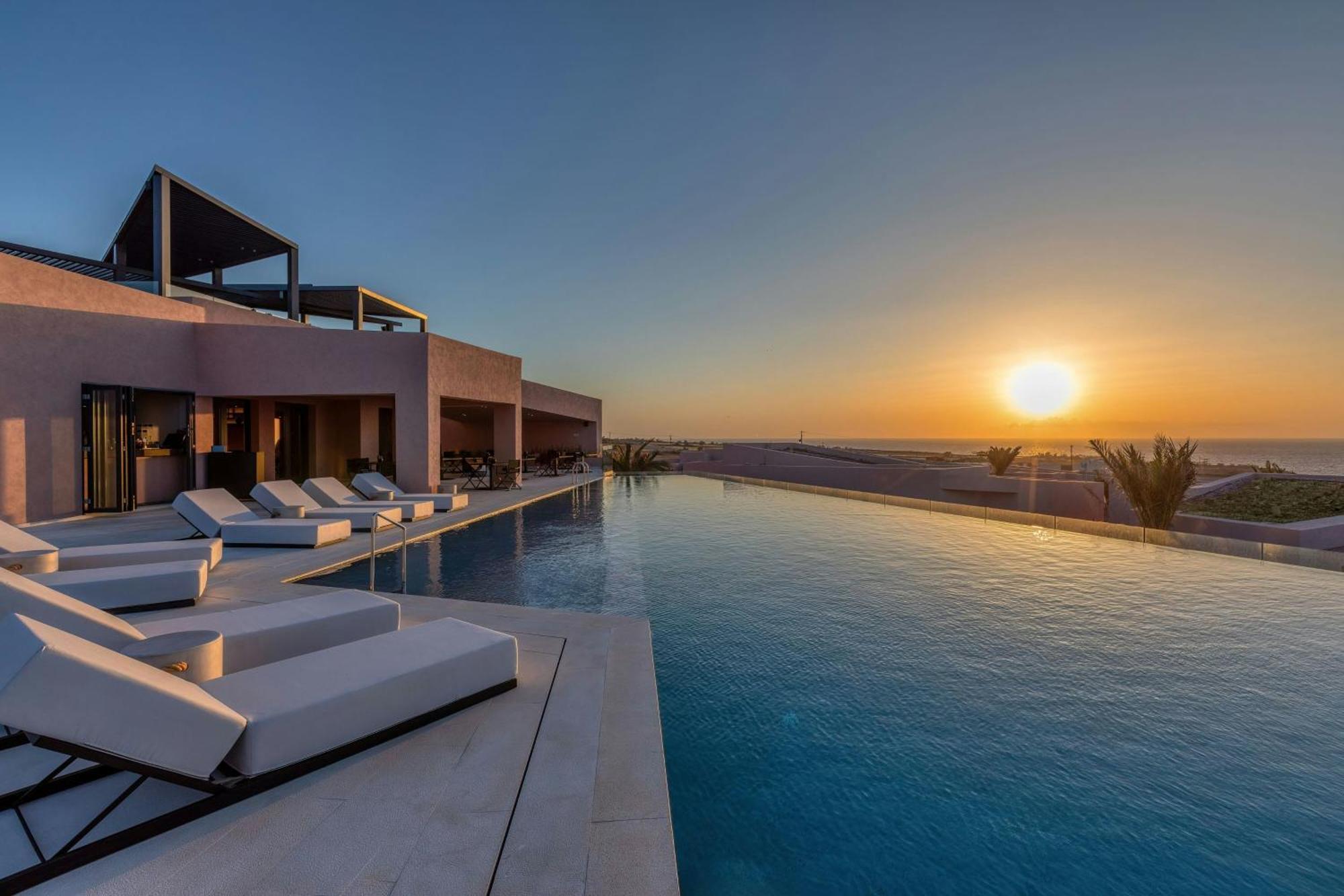Domes Novos Santorini, Autograph Collection Hotel เอีย ภายนอก รูปภาพ