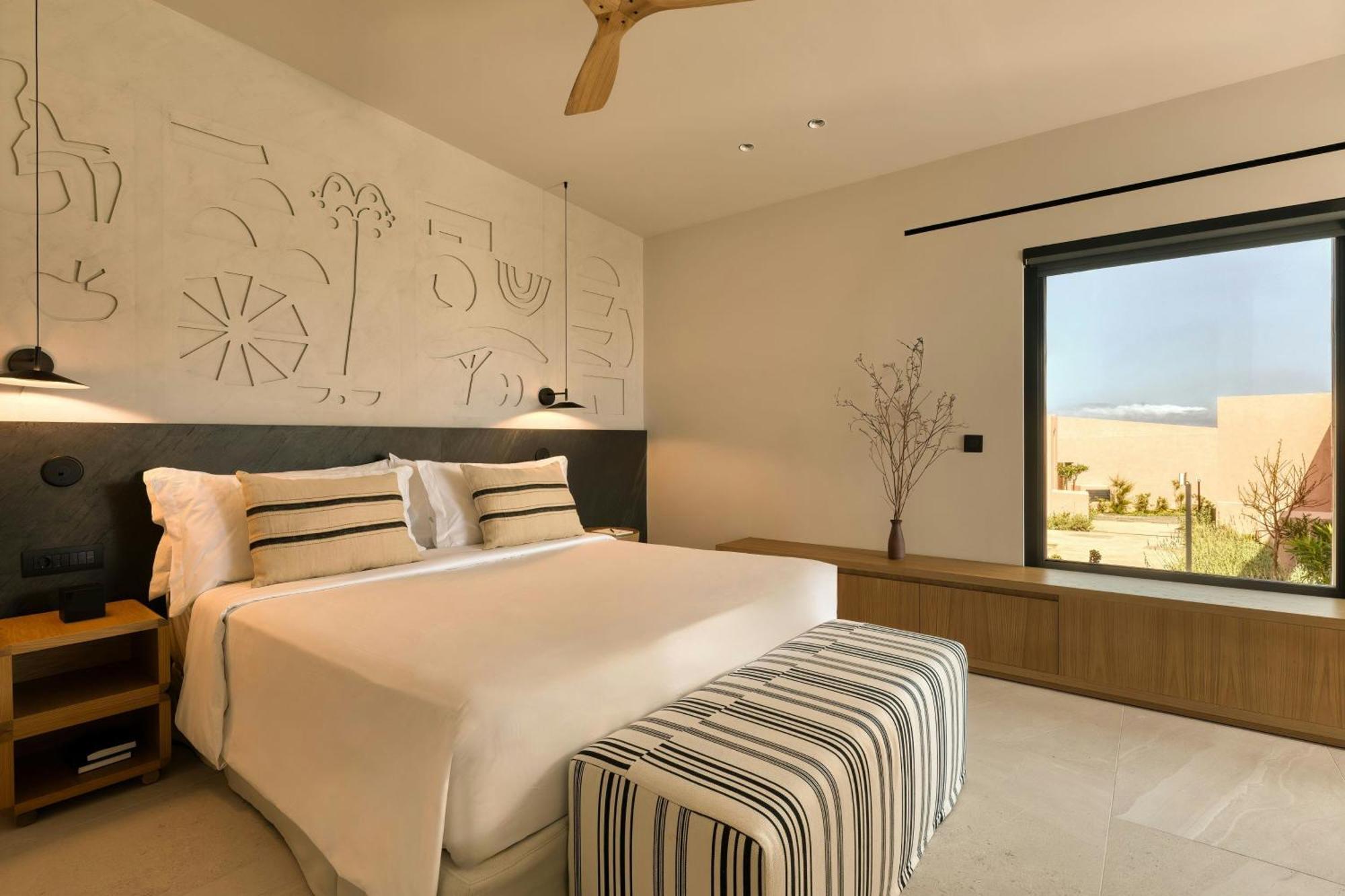 Domes Novos Santorini, Autograph Collection Hotel เอีย ภายนอก รูปภาพ