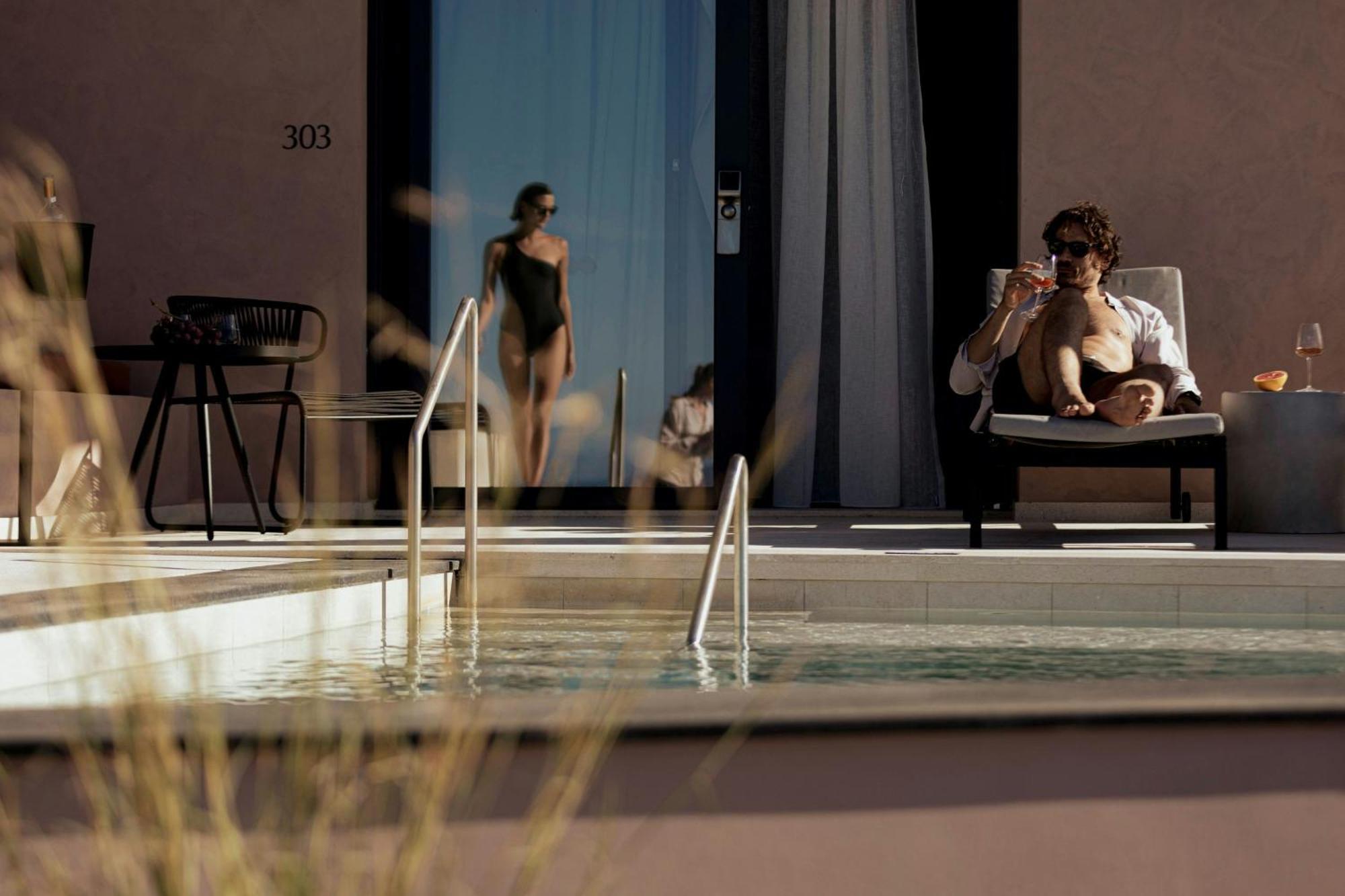 Domes Novos Santorini, Autograph Collection Hotel เอีย ภายนอก รูปภาพ
